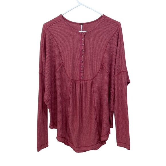 Free‎ People Leo Henley Size S Waffle Knit Wild Rose Red Oversized Stretch Top - Picture 1 of 6